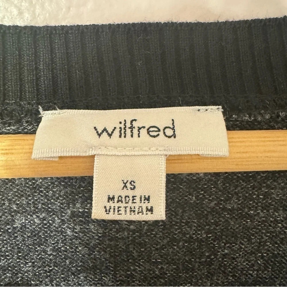 Aritzia Wilfred Berri Black Crewneck Lightweight Shirt Women Size  XS - Picture 4 of 6